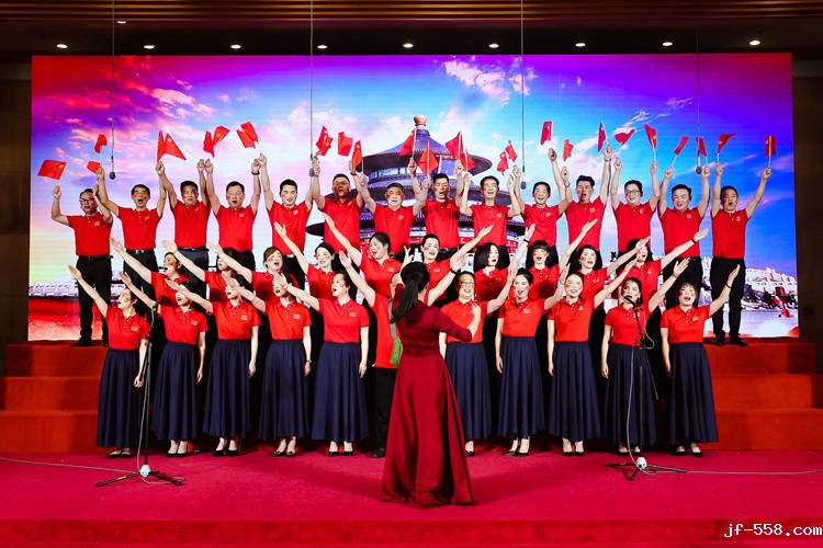 1628154417456074.jpg betway西汉姆联官方官网成员合唱《幸福中国一起走》.jpg